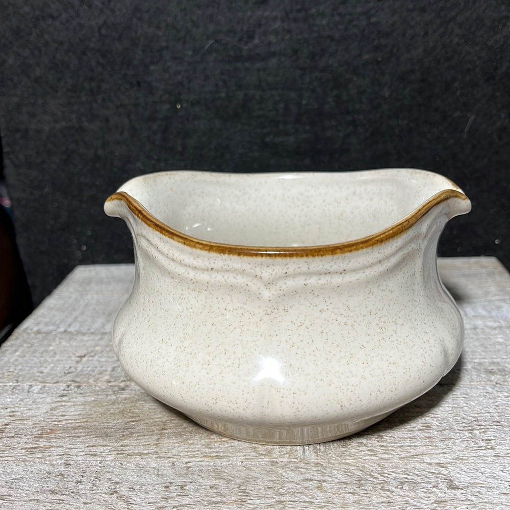 Baroque HearthSide Gravy Sauce Boat Double Spout 20 Oz Stoneware Server Japan